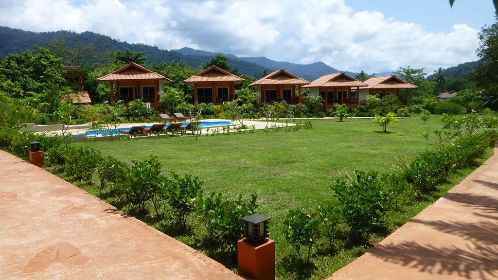 Khao Sok Jasmine Garden Resort - Sha Certified Khao Sok National Park Extérieur photo