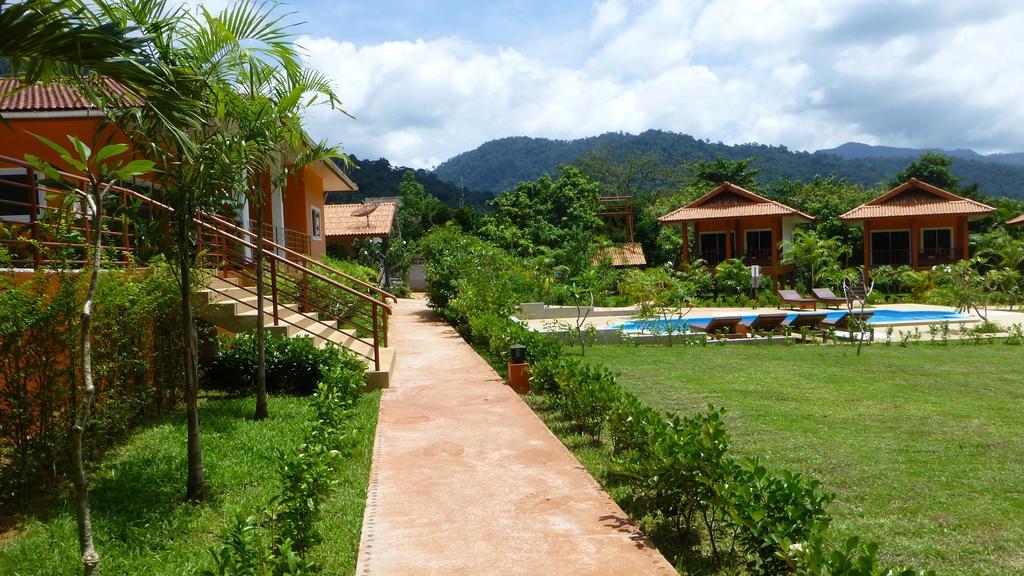 Khao Sok Jasmine Garden Resort - Sha Certified Khao Sok National Park Extérieur photo