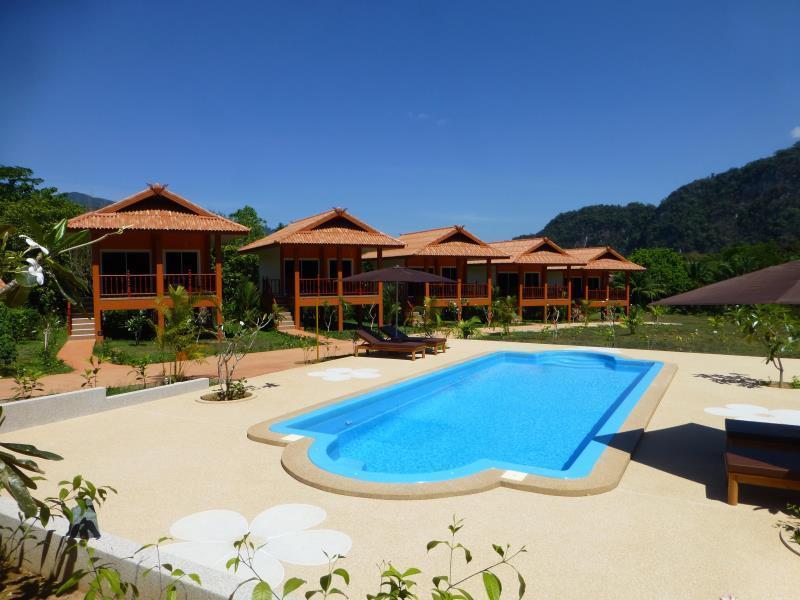 Khao Sok Jasmine Garden Resort - Sha Certified Khao Sok National Park Extérieur photo